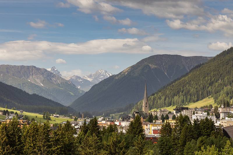 Delivering a complete hotel image library in a fully operational property - Hilton Garden Inn Davos