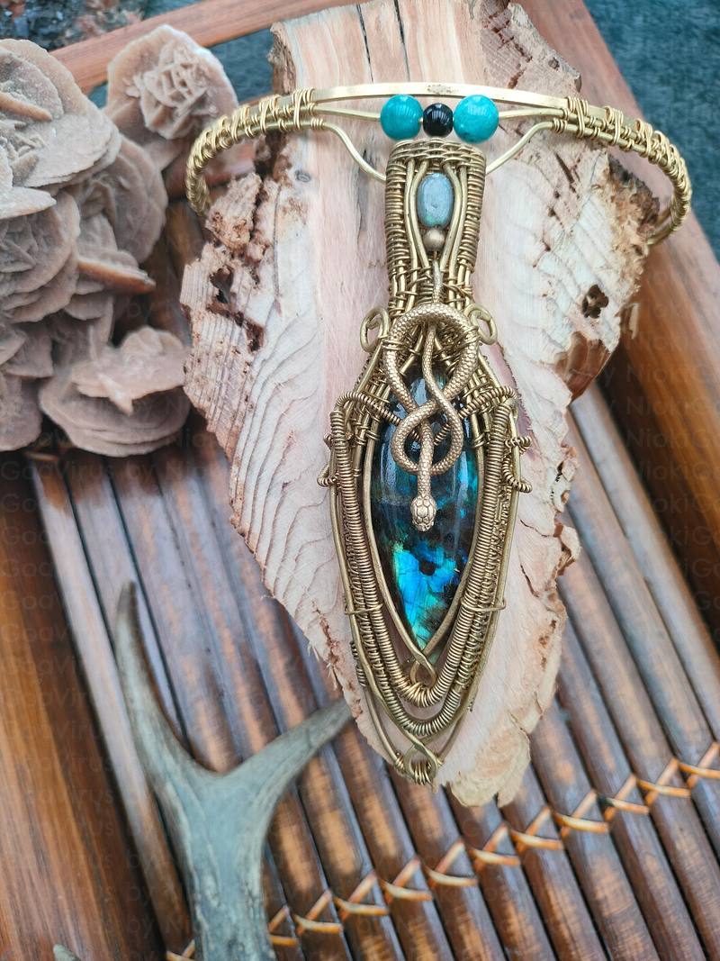 Kali labradorite chocker