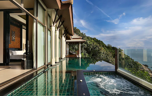 Private pool villas above Lamai Bay