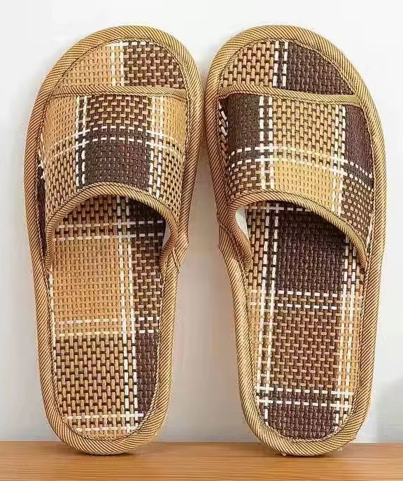 Light Straw Slippers