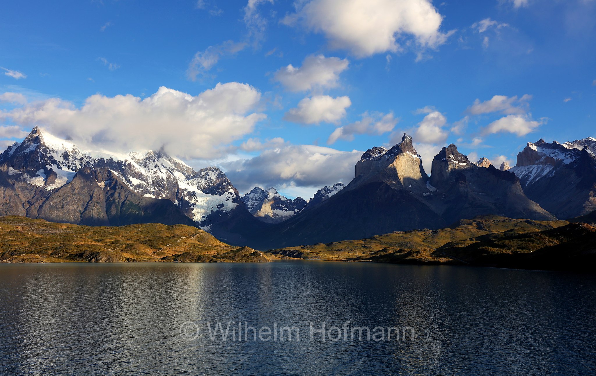 Lake Pehoé, Lago Pehoé, Cuernos del Paine, Torres del Paine National Park, Nationalpark Torres del Paine, Parco nazionale Torres del Paine﻿, Patagonia, Patagonien, Chile, Cile