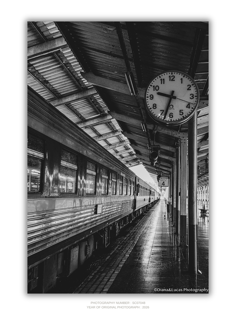 COLLECTION - URBAN GEOMETRY VERTICAL - "Almost Time" - LIMITED EDITION 10 of 10