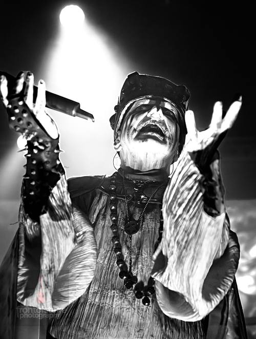 Die norwegische Black‑Metal‑Band Mayhem mit ihrer „Death Over Europe 2026“-Tour in Huxleys Neuer Welt in Berlin