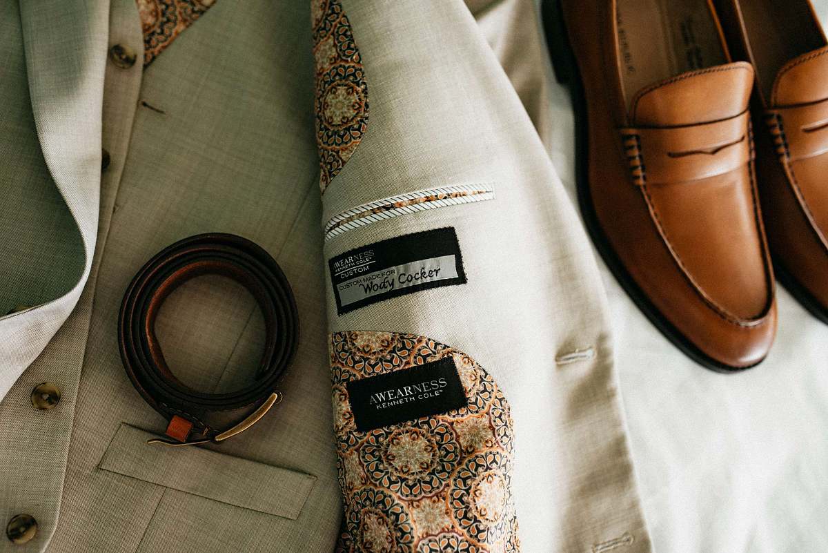 Groom's details, jacket, shoes in Costa Verde
