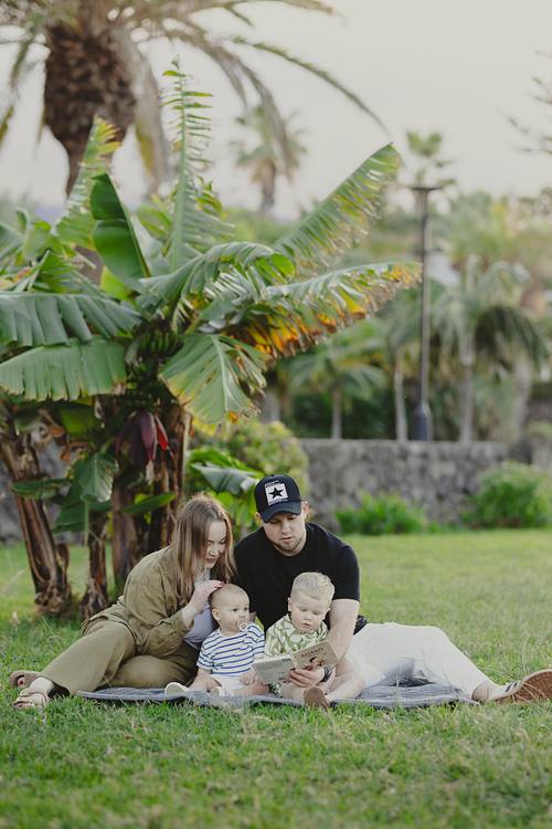 Family portrait session in Puerto de la Cruz, Tenerife