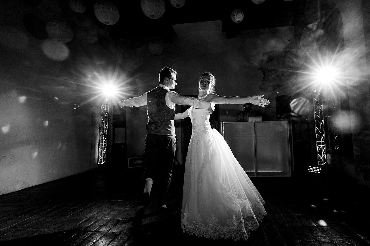 Transformer La Lumi&egrave;re En Emotion Dans Les Images De Mariage