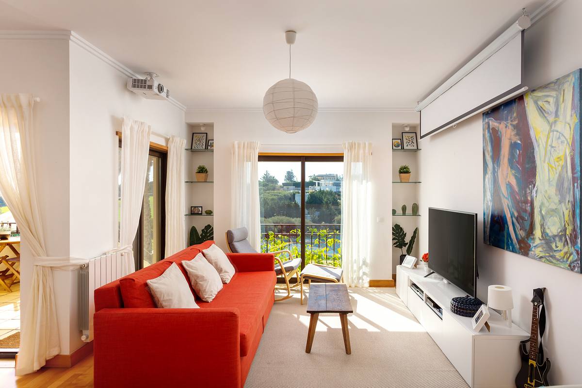Sala de estar com vista exterior no Belas Clube de Campo &ndash; fotografia de interiores