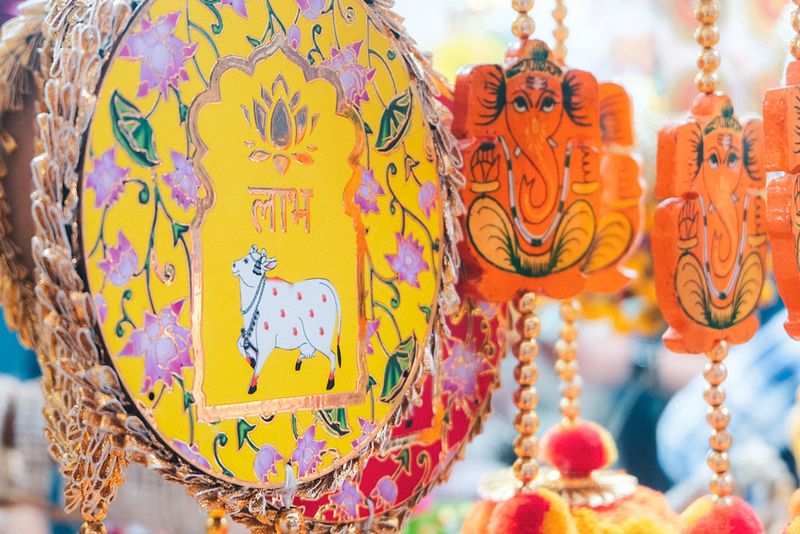 The Colors of India: A Street Photographer’s Guide to Urban Chaos