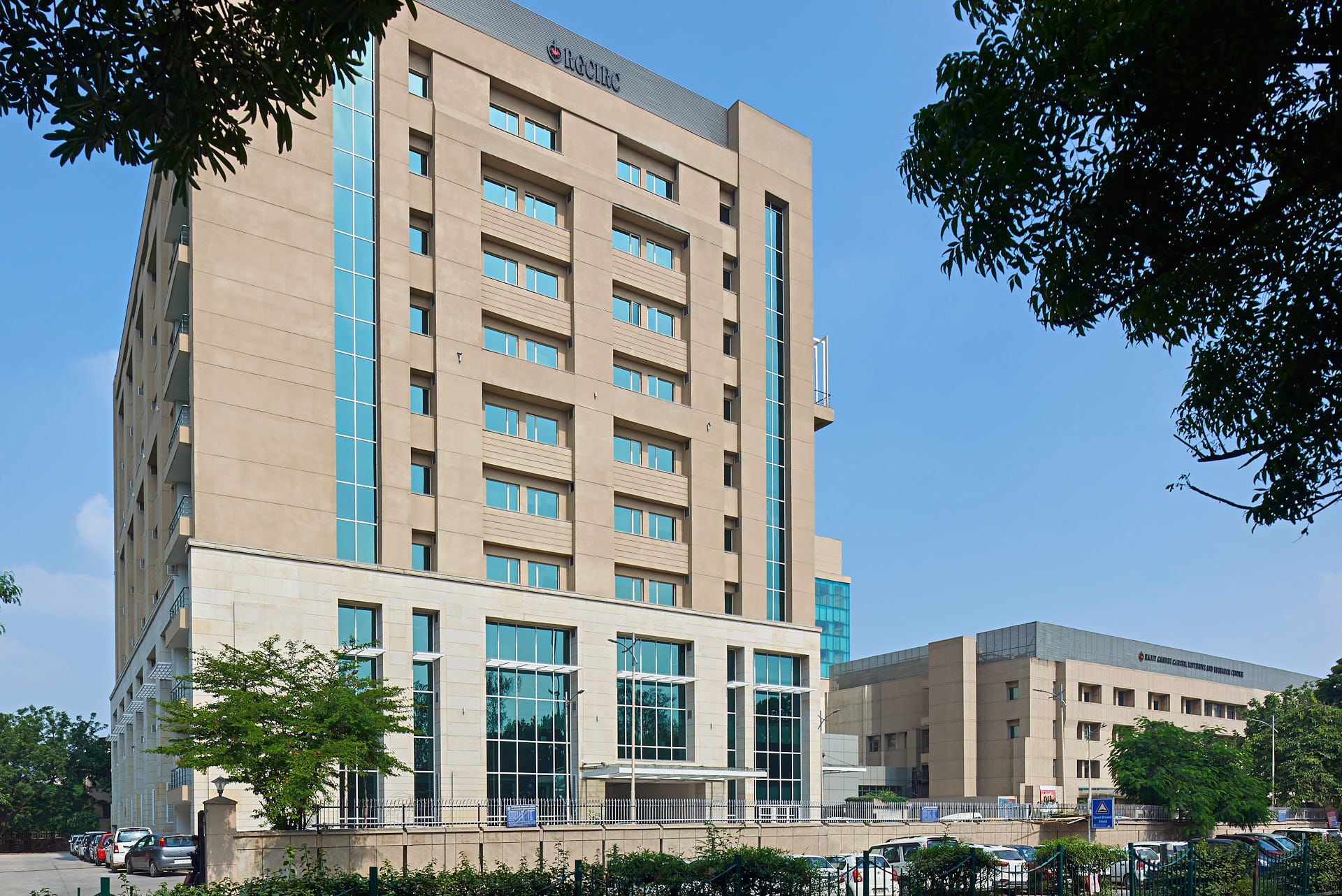 Rajiv Gandhi Cancer Institute and Research Centre, Rohini - Architect Manu Malhotra