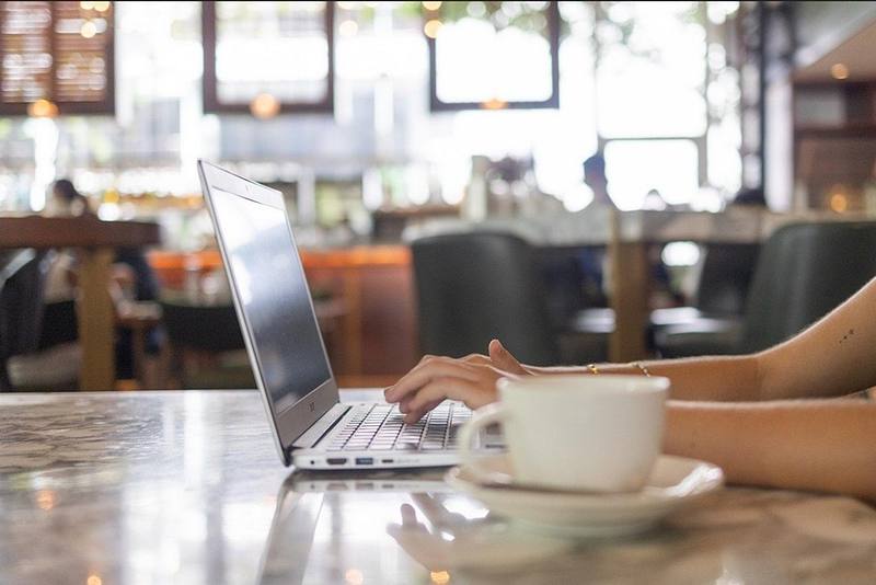 How to Generate Income as a Digital Nomad Photographer: Tips and Strategies