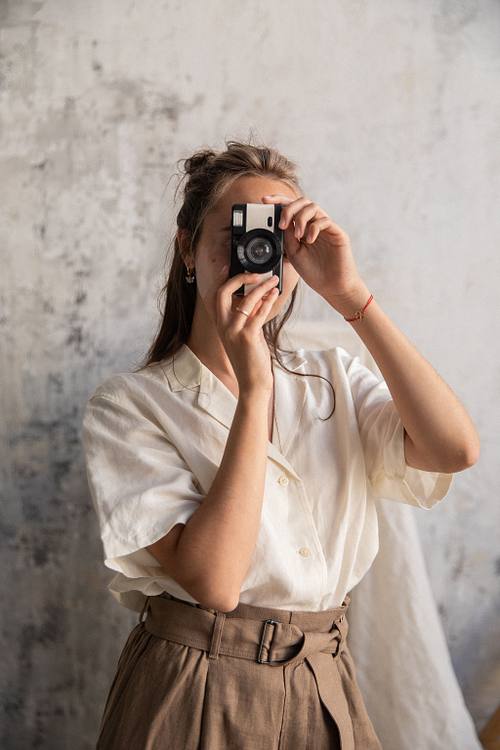 I'm Nina, a lifestyle and portrait photographer based in the heart of San Francisco, California.