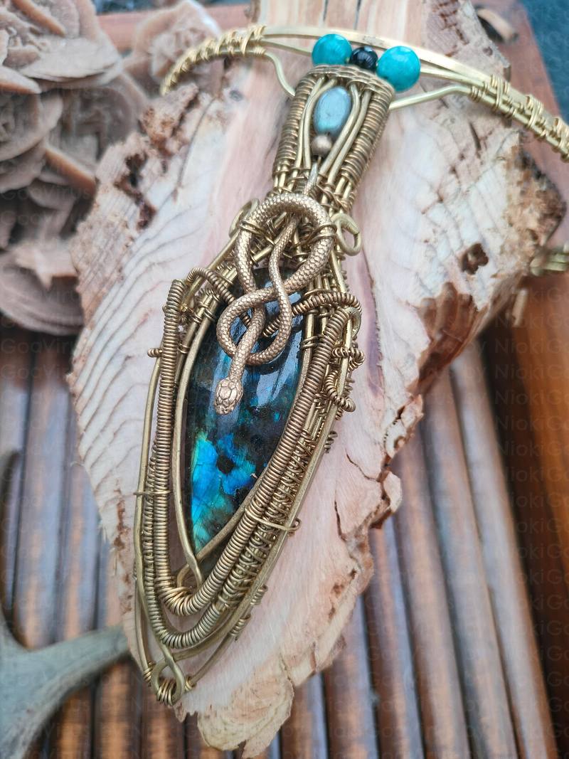 Kali labradorite chocker