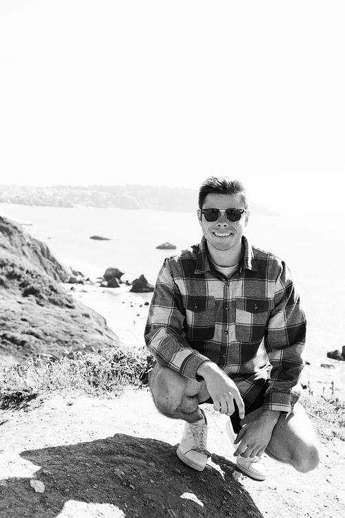 Hi, I'm Landon, a Mississippi-based Portrait Photographer