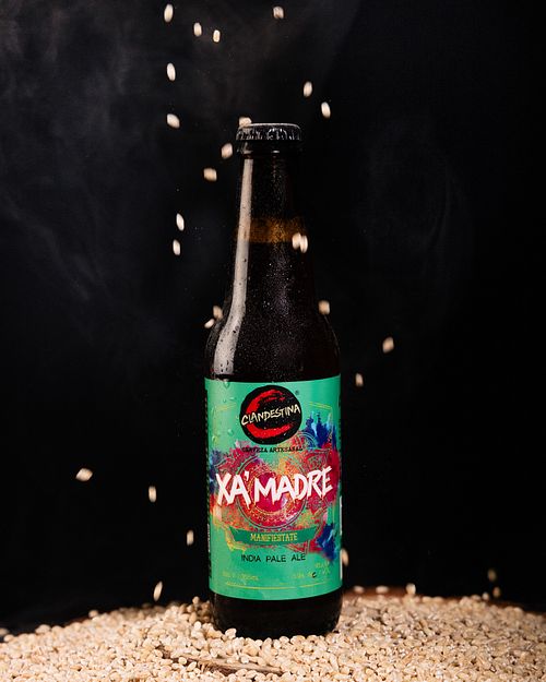 Vaso de cerveza artesanal fría