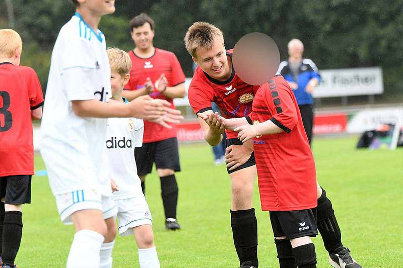 Real Madrid Fußballschule: Sommercamp mit Trainingswoche und Abschlussturnier!