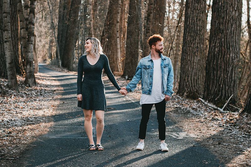 5 Tips for What to Wear During Your Engagement Session.