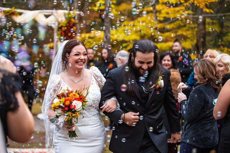 Full Moon Resort | Big Indian Catskills New York Autumn Wedding | Jess & Tony
