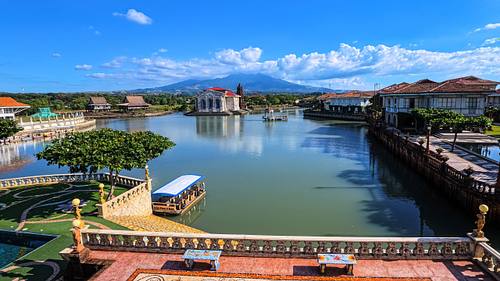 Las Casas Filipinas De Acuzer