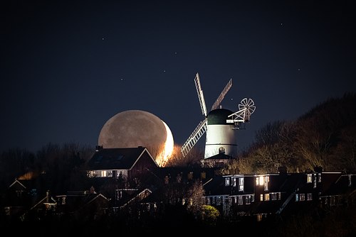 MOON GLOW NEXT TO WESTDENE WINDMILL