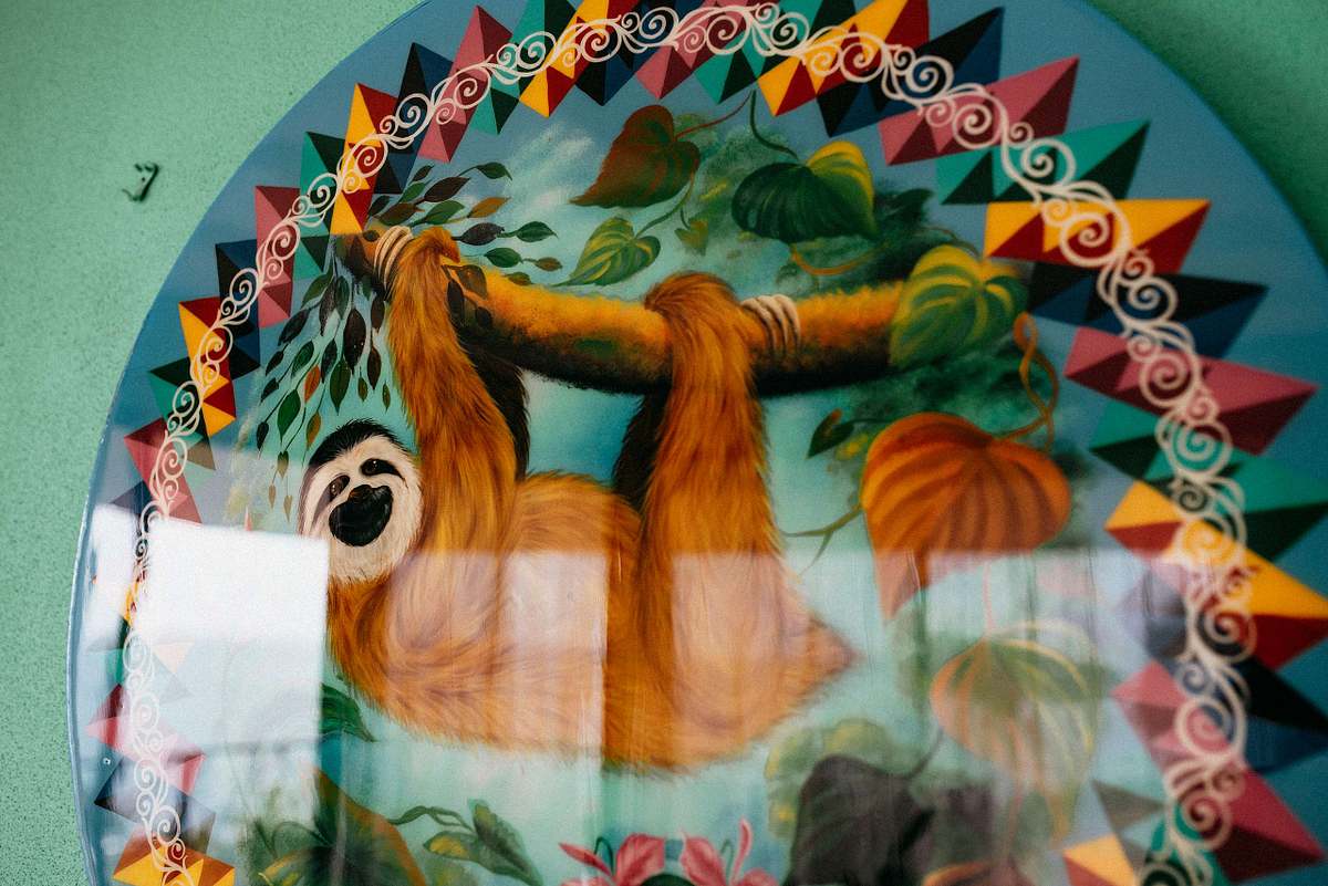 Sloth as a part of art in hotel Costa Verde
