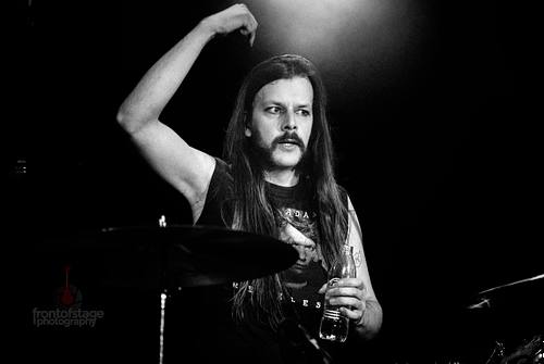 Die deutsche Post-Punk- und Noise-Rock-Band DIE NERVEN im Berliner SO36