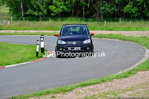 Volkswagen UP TSi Hazel Petite