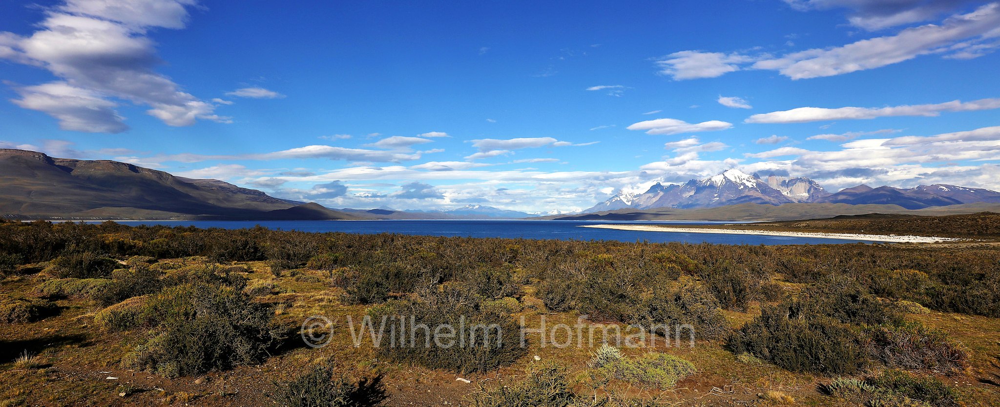 Lake Sarmiento, Lago Sarmiento de Gamboa, Cuernos del Paine, Torres del Paine National Park, Nationalpark Torres del Paine, Parco nazionale Torres del Paine﻿, Patagonia, Patagonien, Chile, Cile