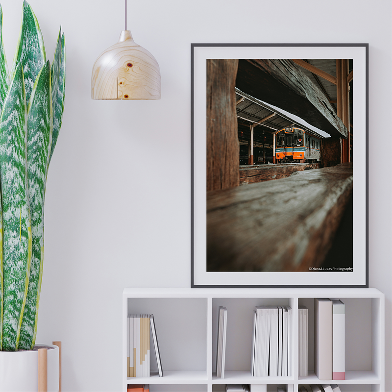 COLLECTION - URBAN GEOMETRY VERTICAL - "Waiting Train" - LIMITED EDITION 10 of 10