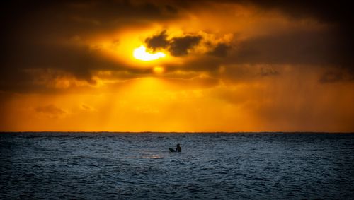 Skies, sunrise, sunset, dessert, Poipu, surf, ocean, waves, Kauai, Hawaii, dawn, dusk, vast, travel, nature, landscape, clouds, sun rays, adventure