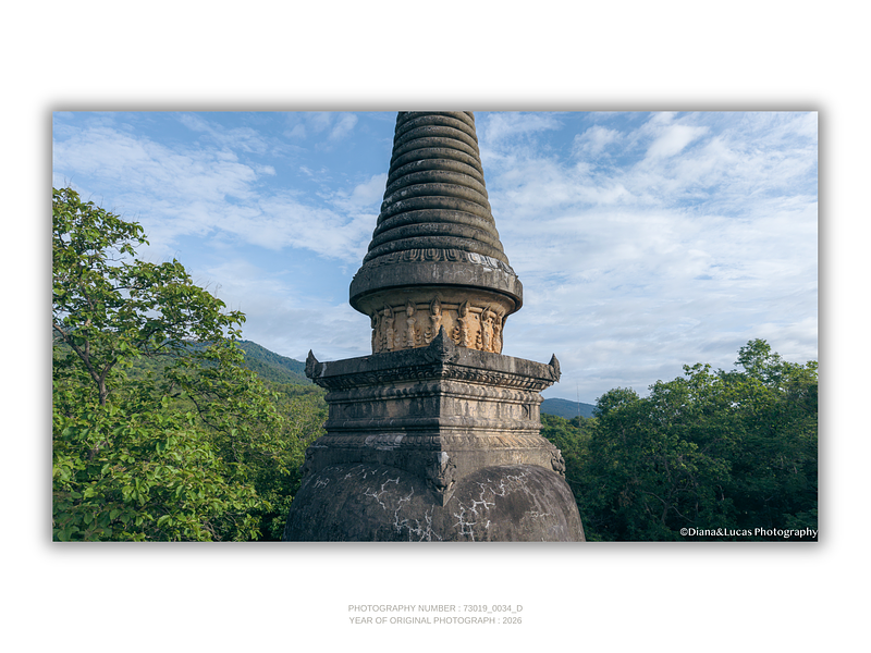 THE ONE - QUIET ICONS - "Crown Sky" - LIMITED EDITION 5 of 5