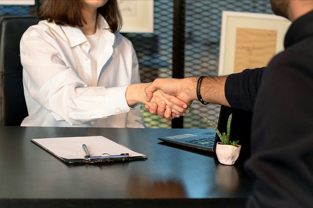 How to Get an Acting Agent Without Experience or Credits