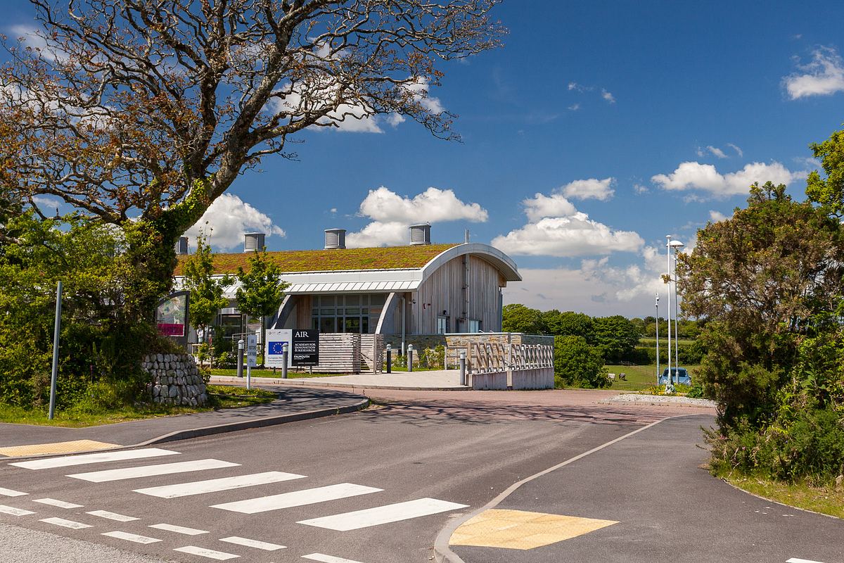 IR building at Tremough Campus Cornwall, with sustainable design and curved roofline.