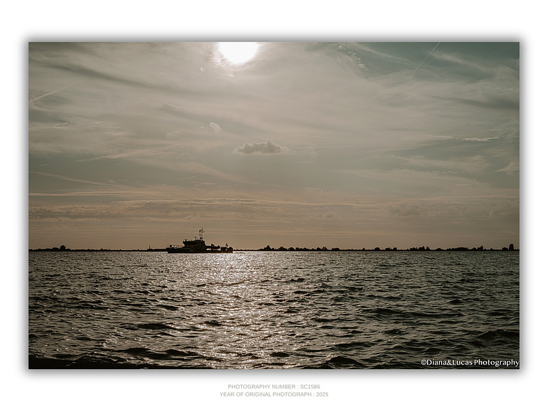 COLLECTION - URBAN GEOMETRY HORIZONTAL - "One Ship" - LIMITED EDITION 10 of 10