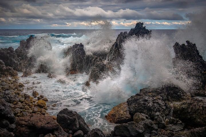 Daily Violent Surf on Hawaii's East Coast - Laupahoehoe, Hawaii