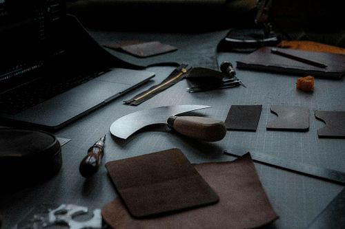 Skins by Udit Kulshrestha is a Bespoke & Handcrafted Leather design ateleir that elevates your Carry Panache