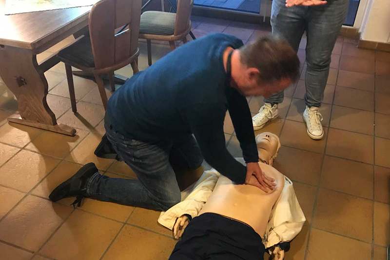 Erste-Hilfe-Schulung mit Markus Schoppe: Ibbenbürener Kickers im Einsatz