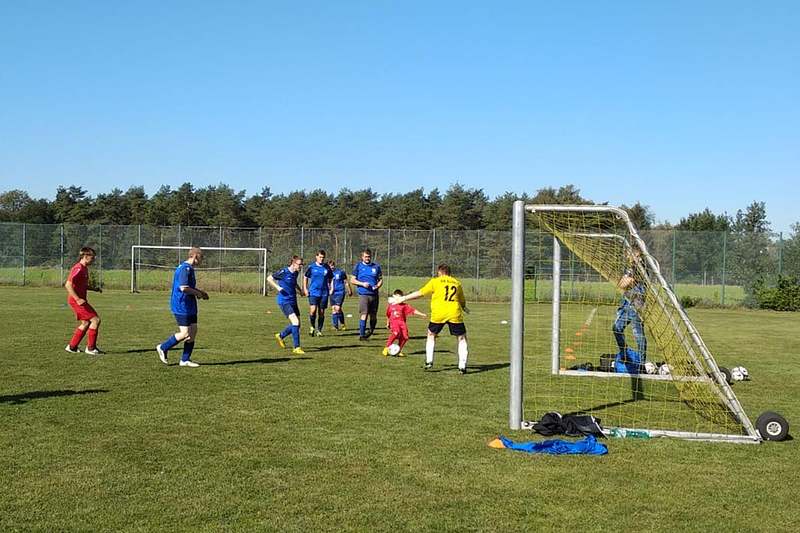 Erfolgreiches Benefiz-Spiel gegen Papenburger Kickers: Gemeinschaft, Tore und, Fairplay