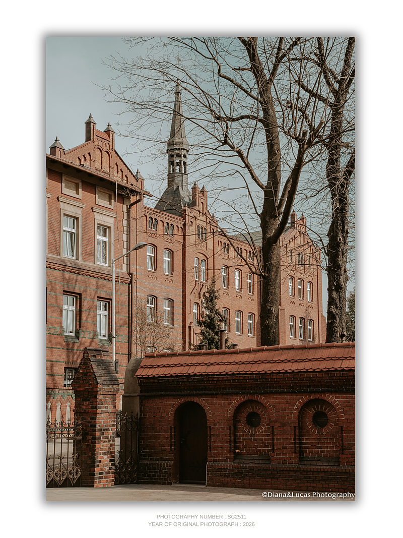 COLLECTION - URBAN GEOMETRY VERTICAL - "Old Quarter" - LIMITED EDITION 10 of 10