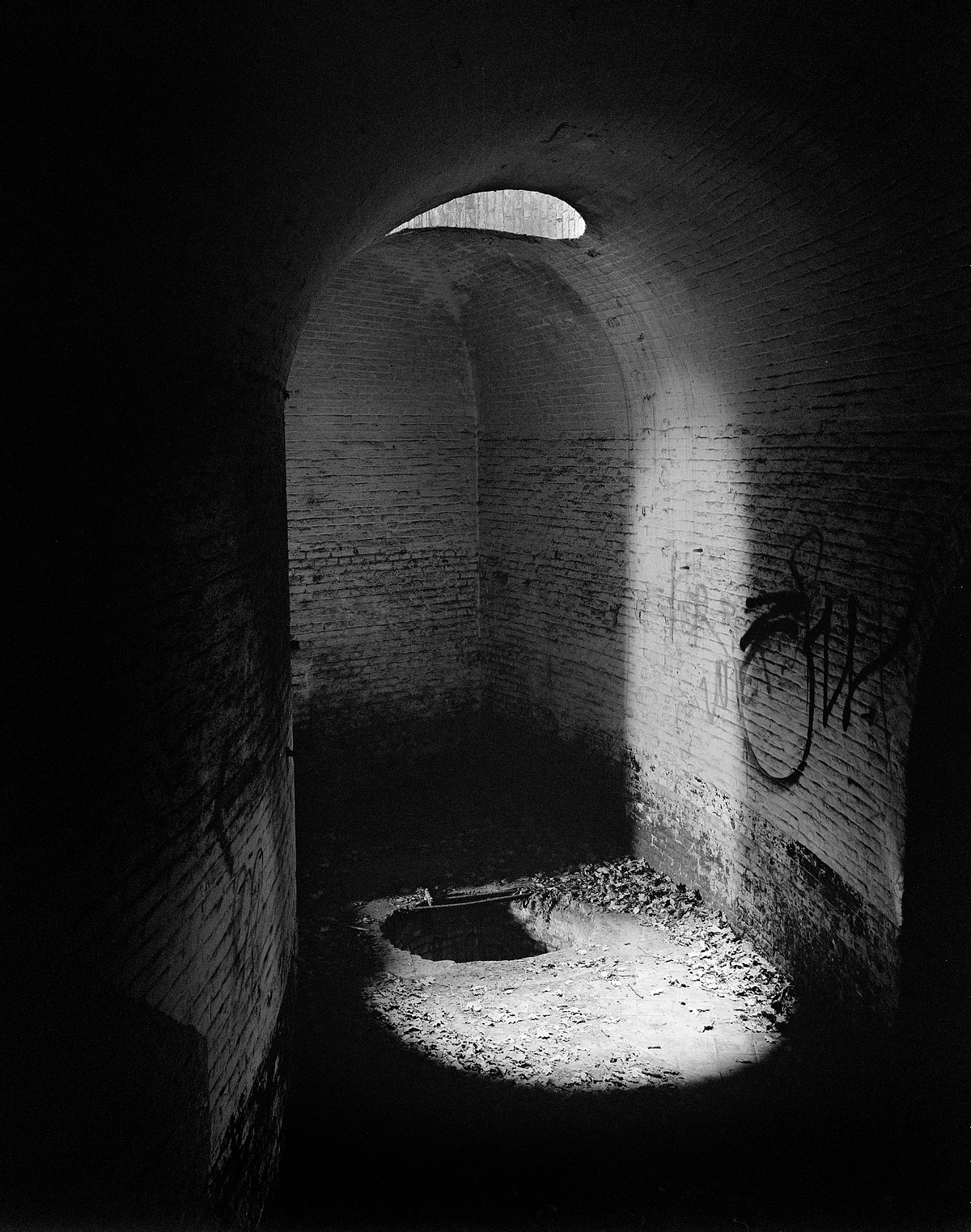 Light passing down from the battle platform at Fort VI