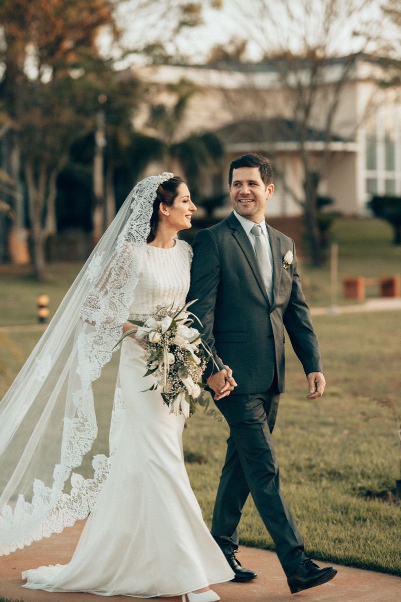 Wedding couple portrait delivered in a Pixpa client gallery