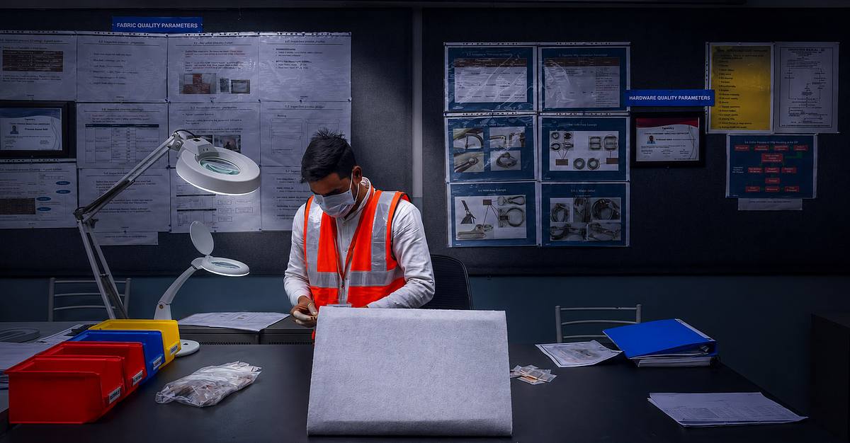 Worker managing entire workstaion for better perfomance