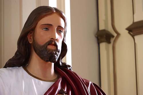Beautiful face of Jesus on restored statue of the Sacred Heart