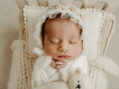 &euro;299 / Newborn Session