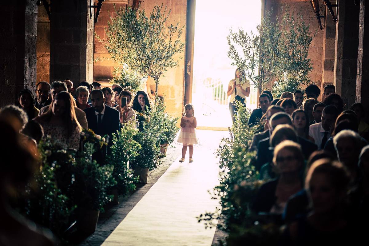 fotografo matrimonio Sardegna cerimonia chiesa Tratalias