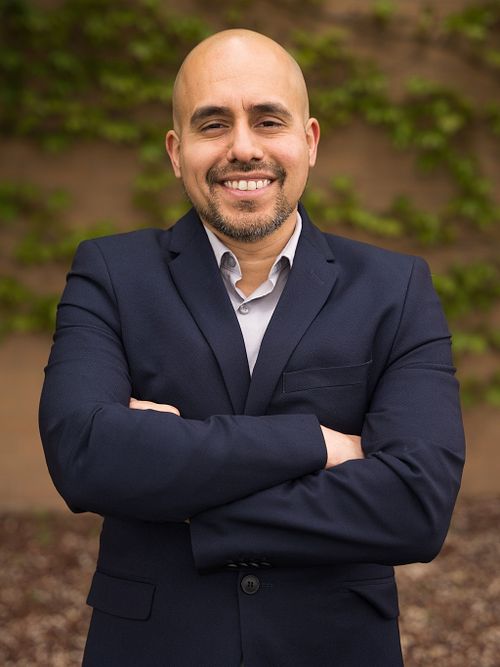 Hi, my name is Lazaro and I'm a photographer based in Fort Worth, TX