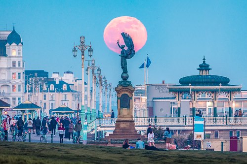 PINK MOON AND THE PEACE STATUE