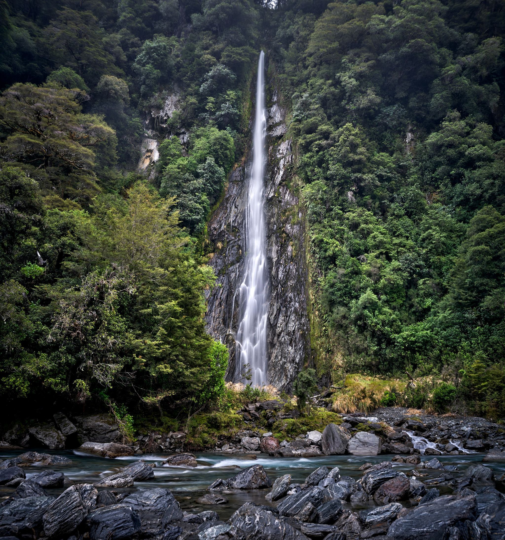 Thunder Creek Falls - Near Haast Pass, New Zealand