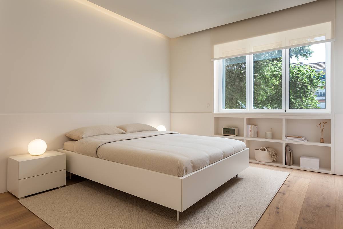 Fotografia de no Apartamento Reabilitado na Av. Roma, Lisboa, projeto do ATELI&Ecirc; 22.