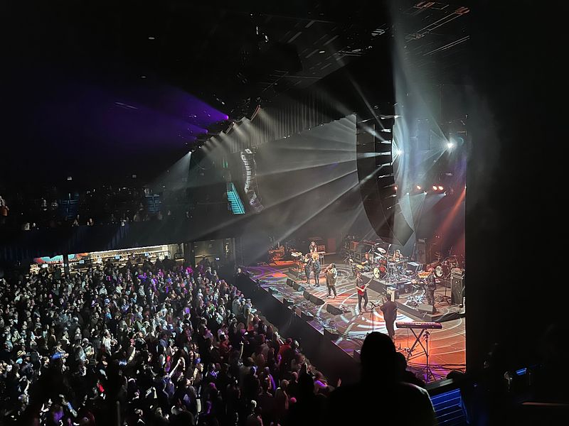 LIVE MUSIC