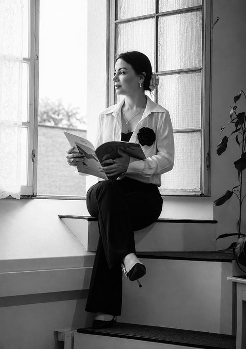 Olen Leila Gharajeh Daghi, taloushallinnon ammattilainen, yrittäjä ja LG Business House Oy:n toimitusjohtaja. Koulutukseltani olen tradenomi, ja minulla on yli 10 vuoden kokemus kirjanpidosta, taloushallinnosta ja yritysten taloudellisen toiminnan tukemis